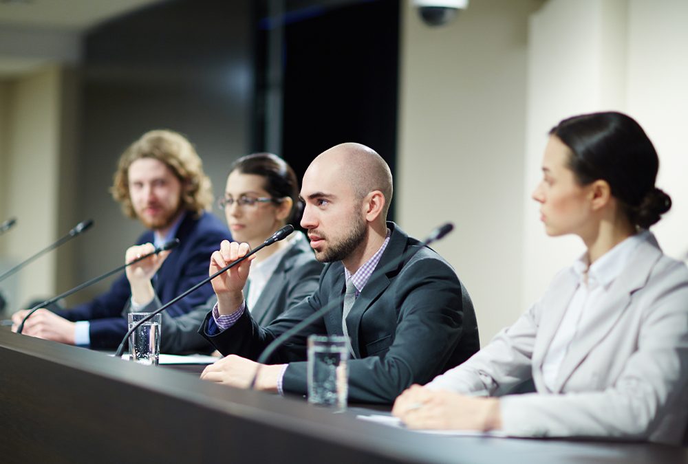 Regulaciones Gubernamentales y CX: Los Desafíos de la Política y su Impacto en la Experiencia del Cliente