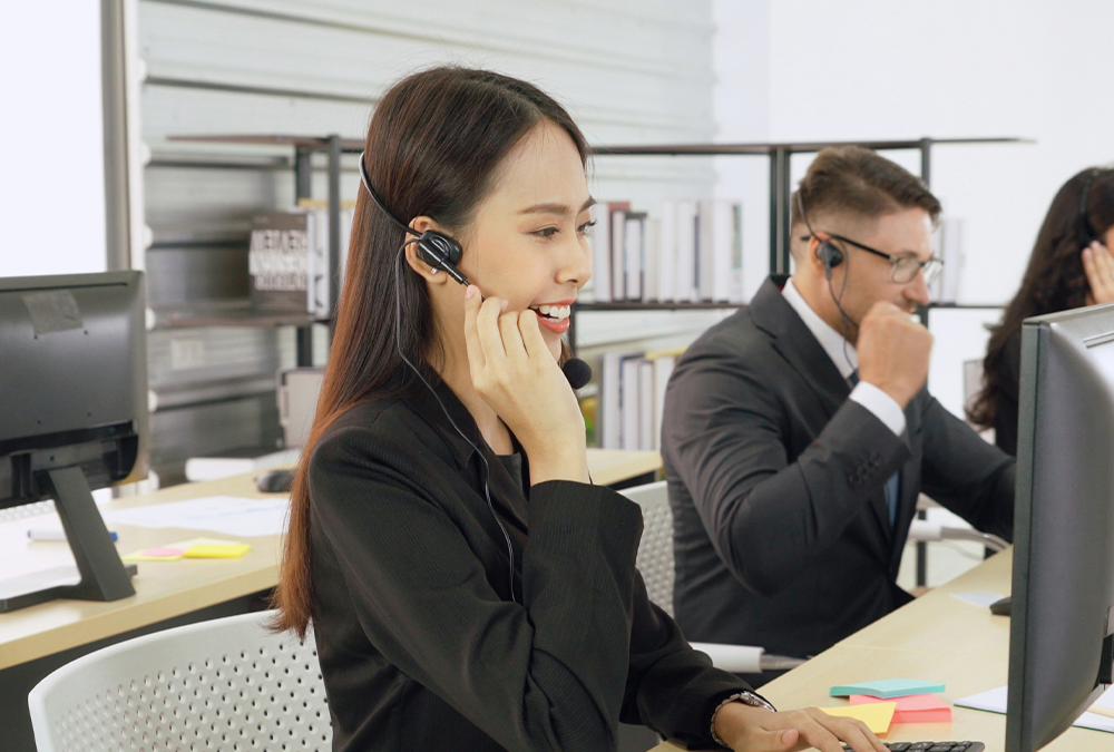 ¿Quién Toma las Decisiones? El Debate Entre Humanos y Asistentes de IA